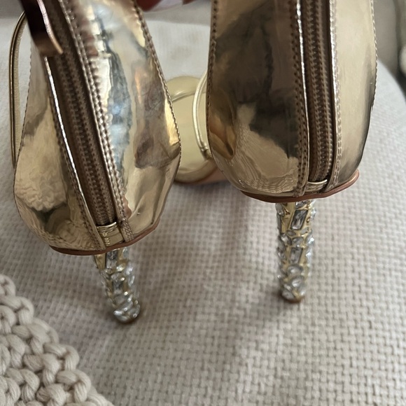 Brand new Azalea Wang gold sandal/ shoe. - Picture 4 of 7